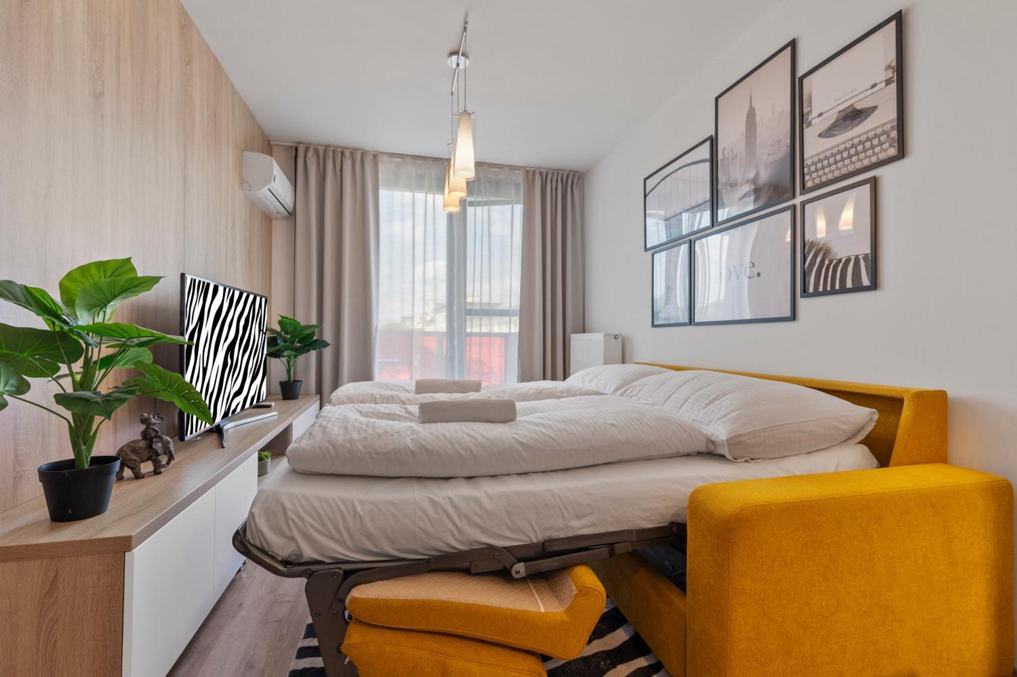 Lam Safari - Balcony - Ac - Free Parking Apartment Bratislava Exterior photo